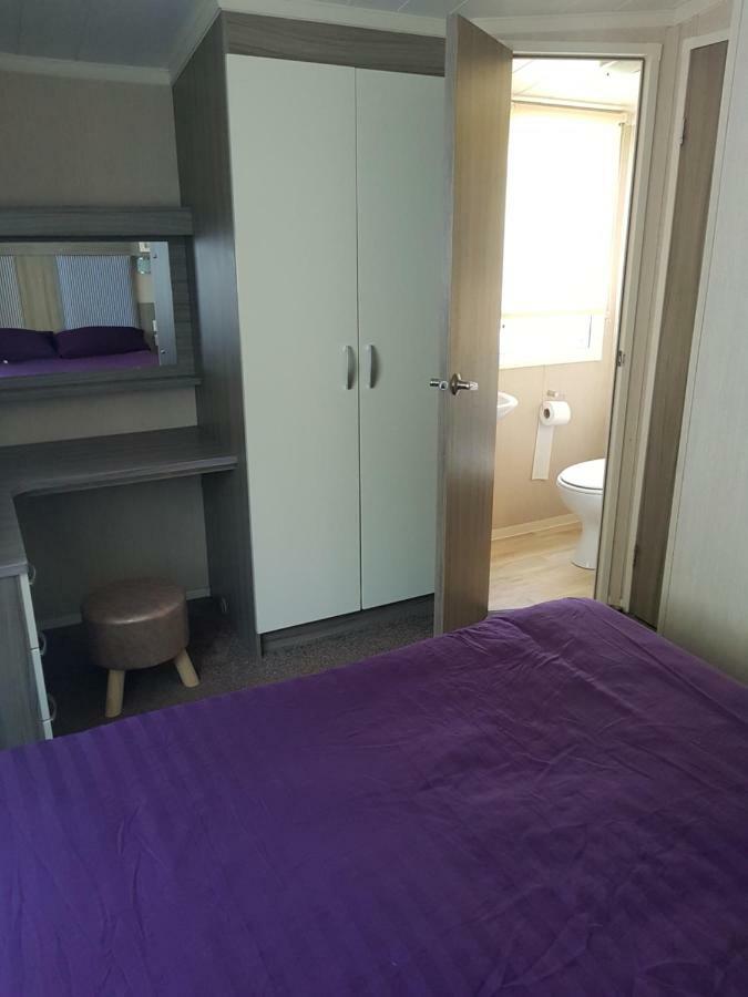 3 Bedroom Caravan With Hot Tub Tattershall Lakes Bagian luar foto