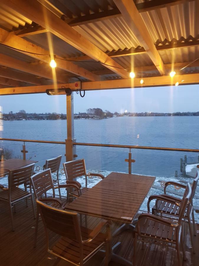 3 Bedroom Caravan With Hot Tub Tattershall Lakes Bagian luar foto